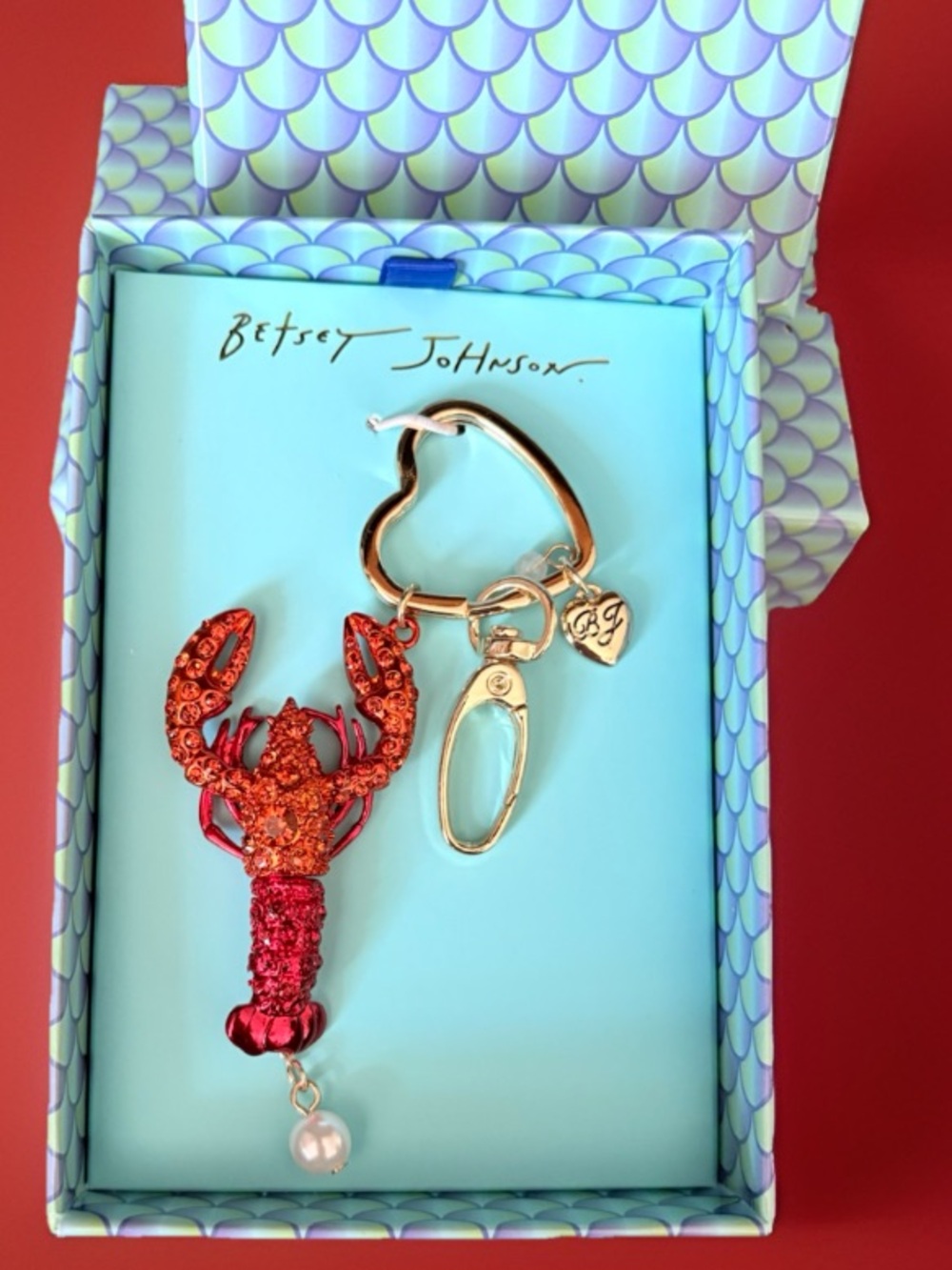 Betsey Johnson Red Rhinestone Lobster Keyring with Pearl Charm Box Set NWT - Picture 2 of 4